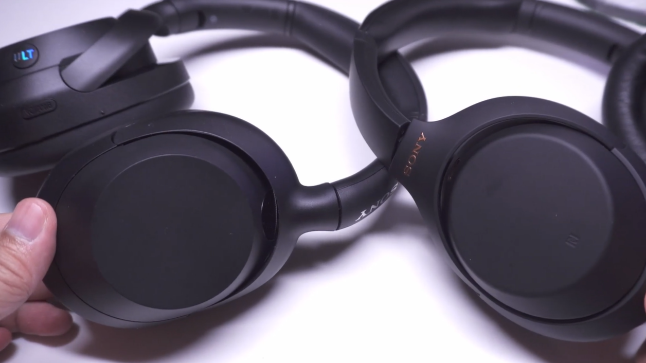 Sony ULT WEAR Review vs WH-1000XM4 - Better value! 😯 — Aaron x